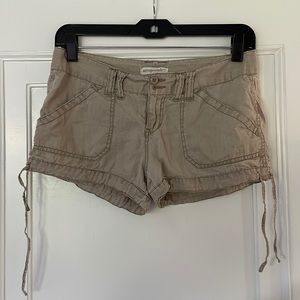 Aeropostale lightweight tan shorts size 1/2